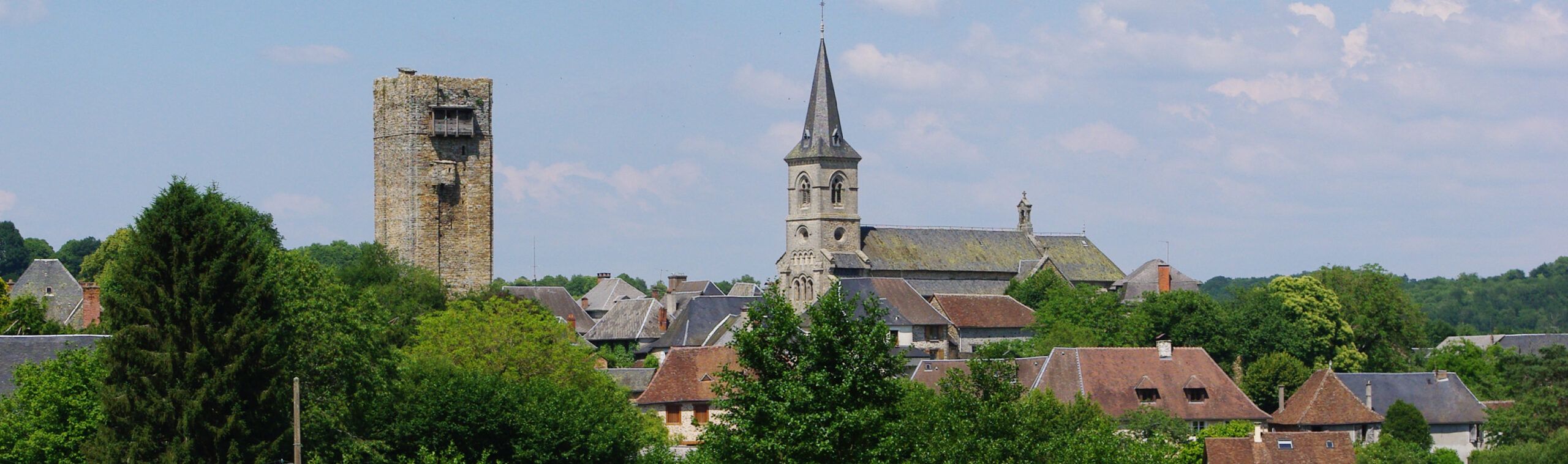 Vue du village de Salon la Tour